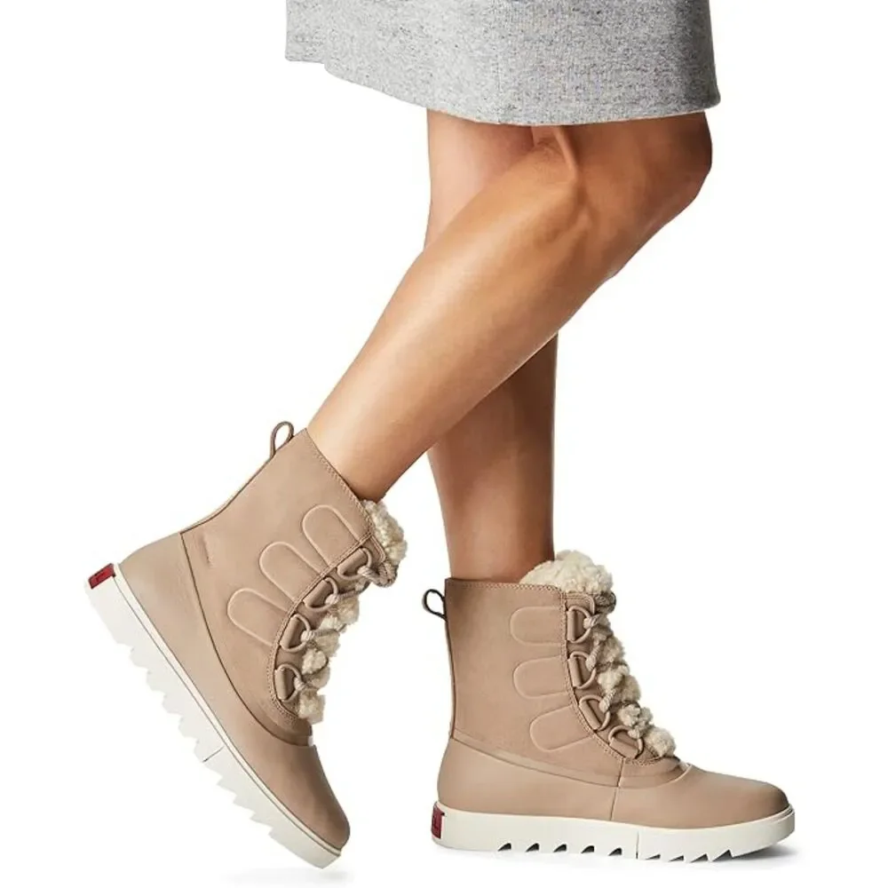 Sorel Joan of Artic Next Lite boots. Size 8.5.